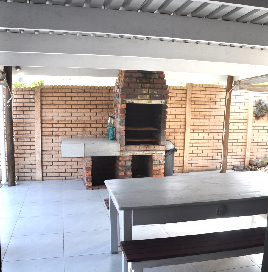 4 Bedroom Property for Sale in Queensberry Bay Eastern Cape